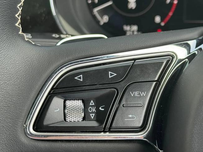 BENTLEY Bentayga Photo 19