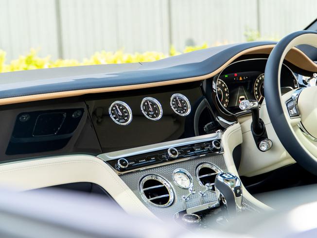 BENTLEY Continental GT  Photo 30