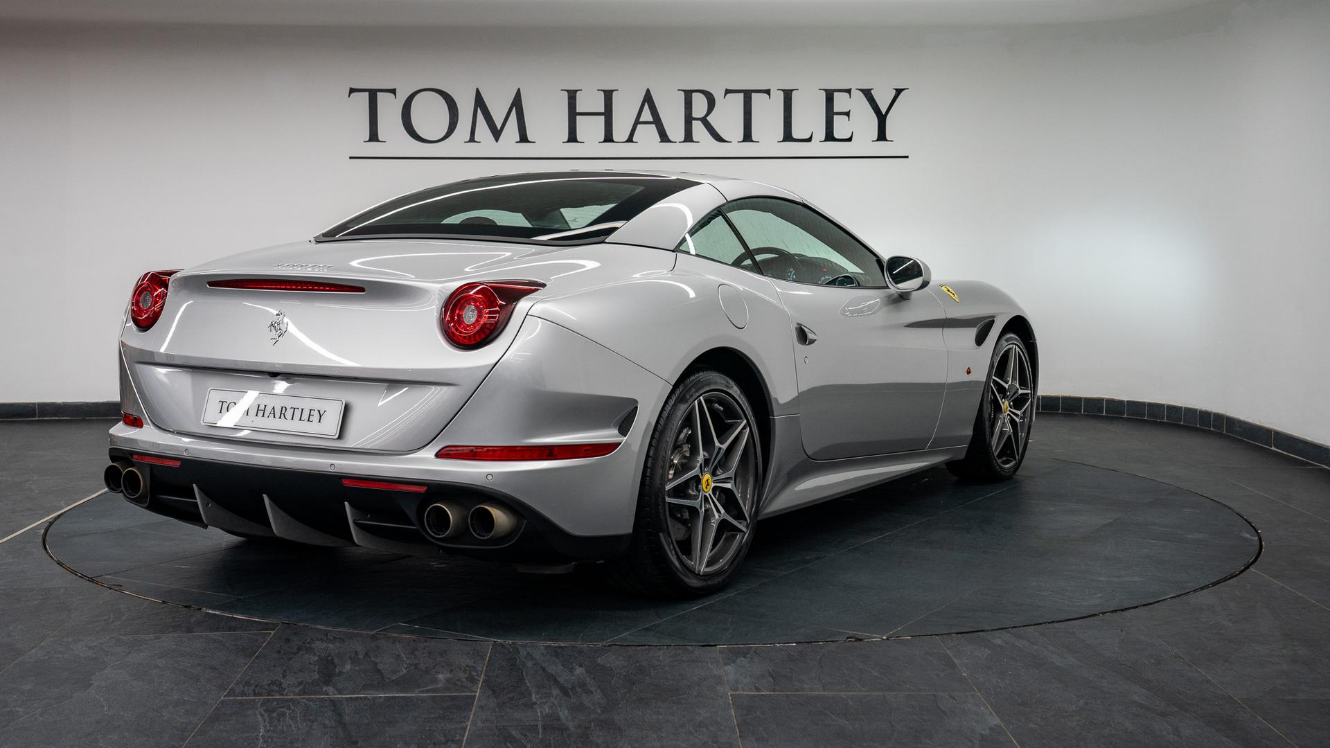 Ferrari California Photo 99f46089-811b-451c-82a0-11a50109d97e.jpg