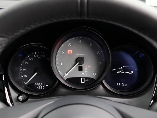 PORSCHE Macan Photo 29