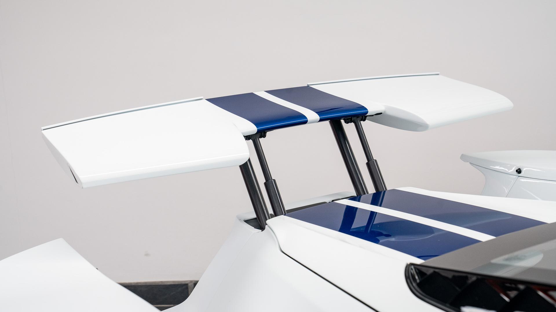 Ford GT Photo 9a0880ac-7775-4a0a-a178-e075df07e437.jpg