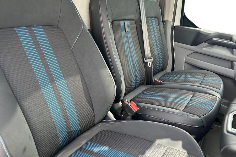 Ford TRANSIT CUSTOM Photo 9a0be7d5-4b14-4932-ba30-d7decb29637a.jpg