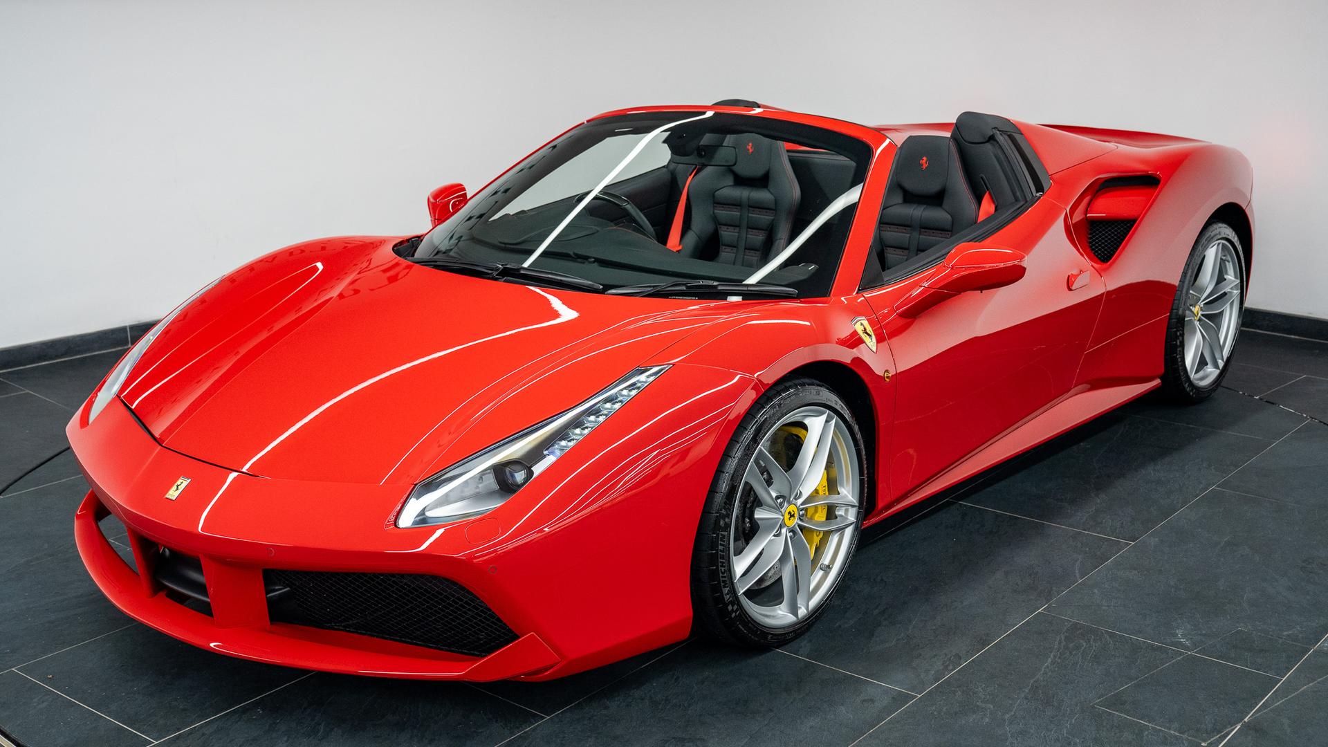 Ferrari 488 Photo 9a1859c8-d8b0-4676-bd53-9390eb81c9db.jpg