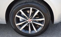 Jaguar F-PACE Photo 30