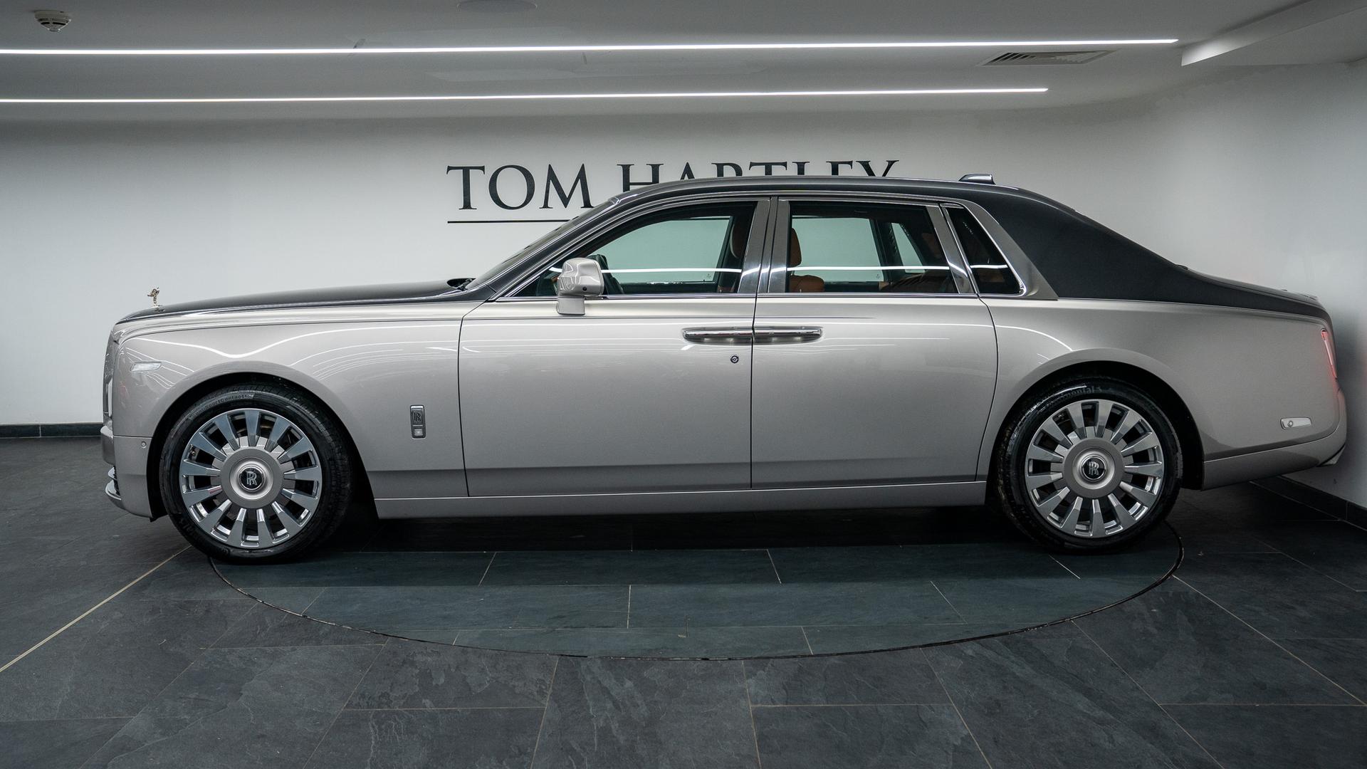 Rolls-Royce Phantom Photo 9a327103-4168-4fb9-858f-35d4655ec7be.jpg