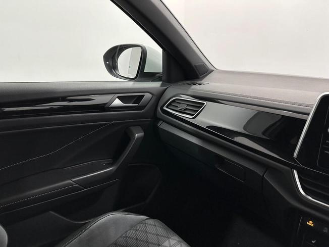 VOLKSWAGEN T-Roc Photo 16