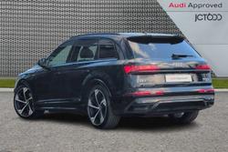 AUDI Q7 Photo 3