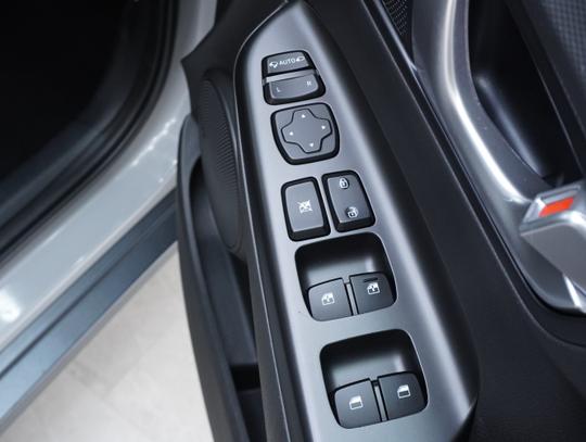 Hyundai KONA Photo 9a4b6130-3947-406d-9250-06df546e3073.jpg