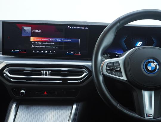 BMW i4 Photo 9a4fb94e-93c9-4856-b1a7-b7a33be133d5.jpg