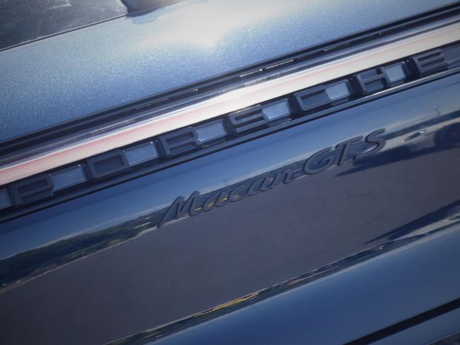 PORSCHE Macan Photo 9