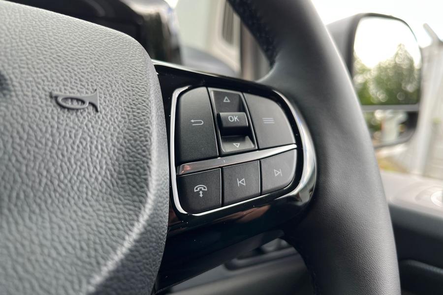 Ford TRANSIT CUSTOM Photo 9a5cabab-0bfd-4f53-ae4d-e6362c59837a.jpg