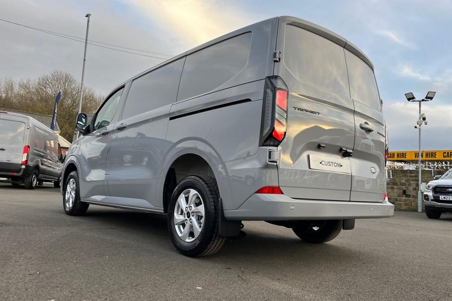 Ford TRANSIT CUSTOM Photo 9a5defbc-b83d-480a-ba31-702ab96fe86b.jpg