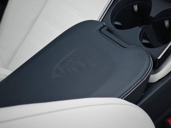 PORSCHE Panamera Photo 43