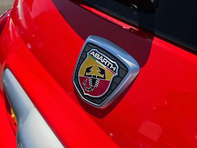 Abarth 595 Photo 9a75a792-ccfa-4f13-b36d-d76d623f465d.jpg