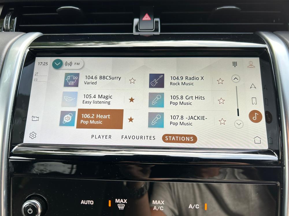 Used Land Rover Discovery Sport AU71OKE 43