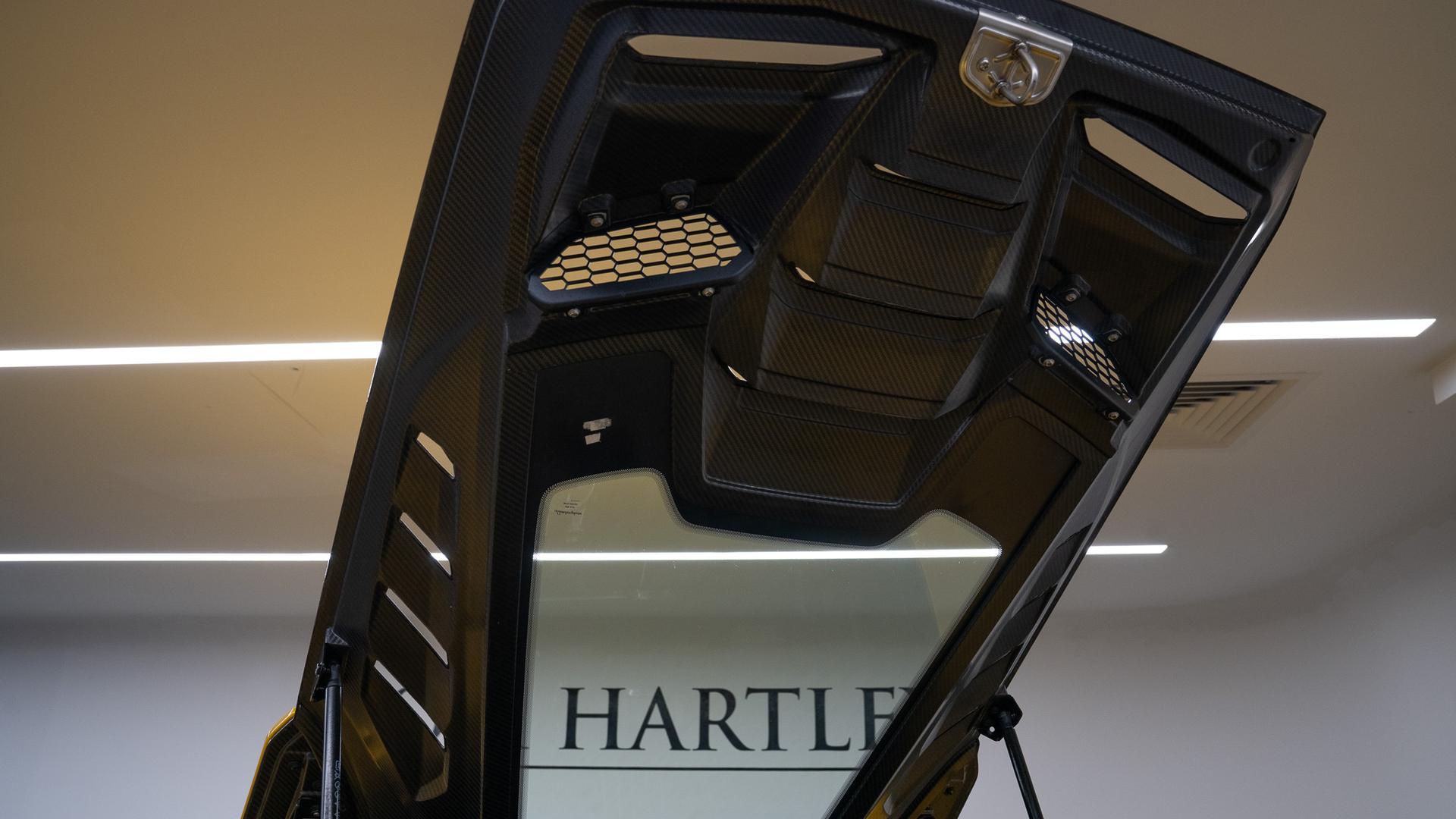 LAMBORGHINI Huracan Photo 9aac066e-0777-43f0-b2cb-d9f3feb989af.jpg