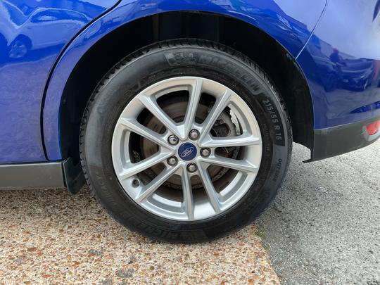 Ford C-Max Photo 14