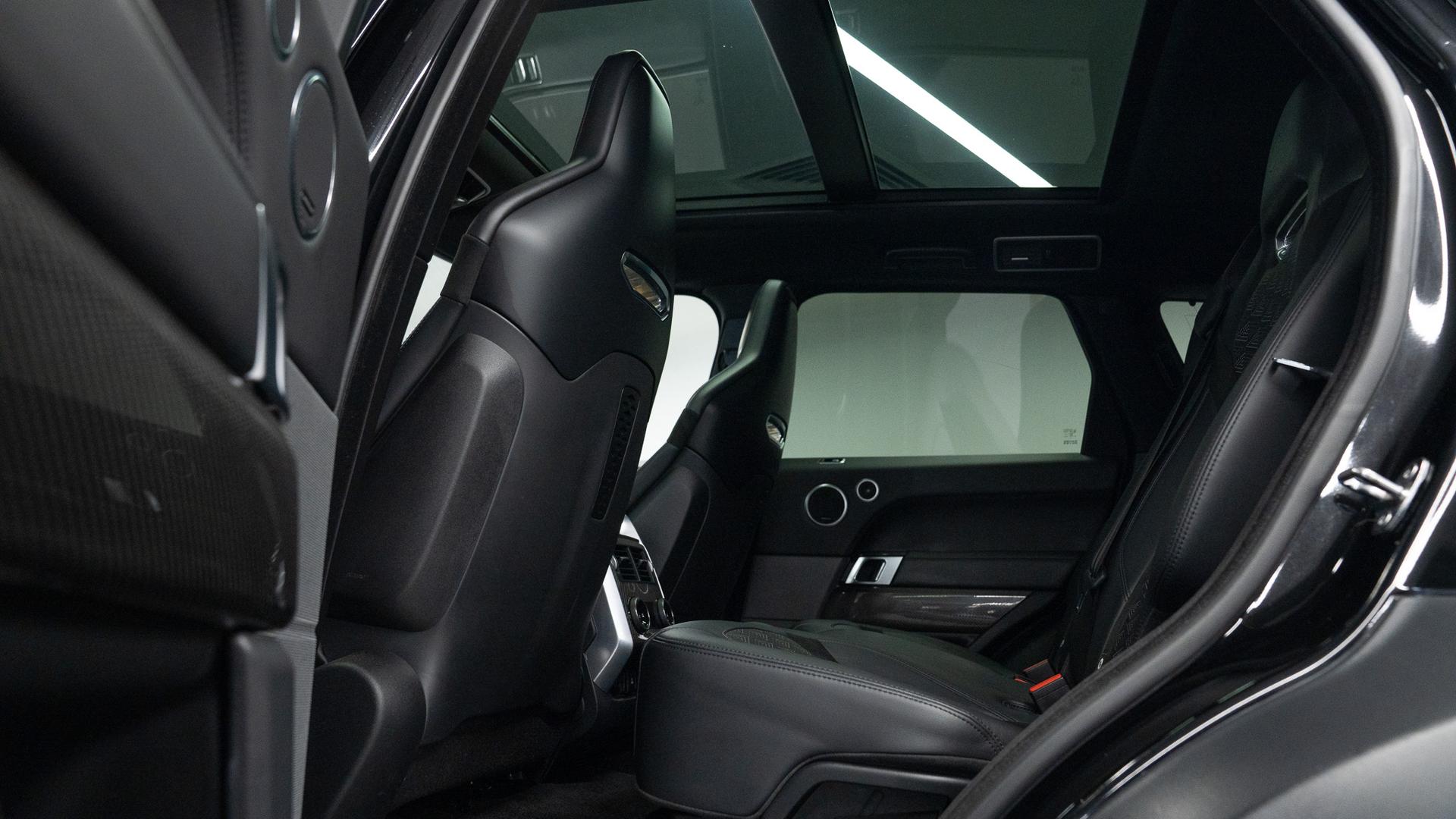 Land Rover Range Rover Sport Photo 9adb00f9-1e3a-47b3-abf0-436d284102e8.jpg
