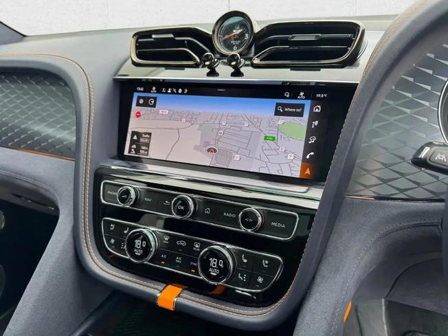 BENTLEY Bentayga Photo 29