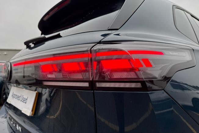 VOLKSWAGEN Tiguan Photo 18