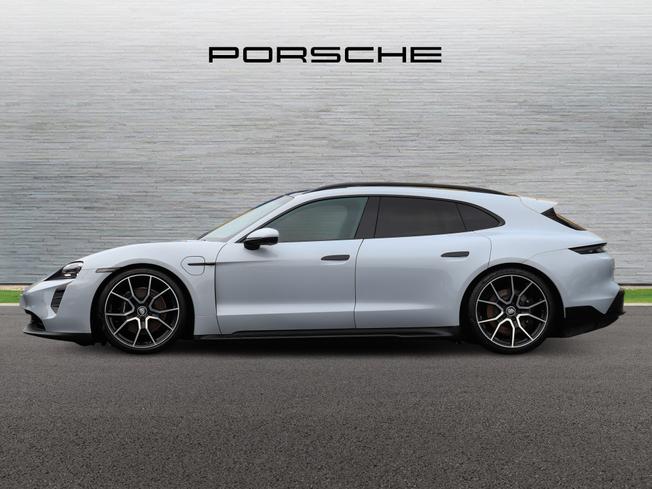 Porsche TAYCAN Photo 5