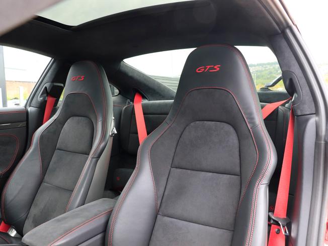 PORSCHE 911 Photo 18