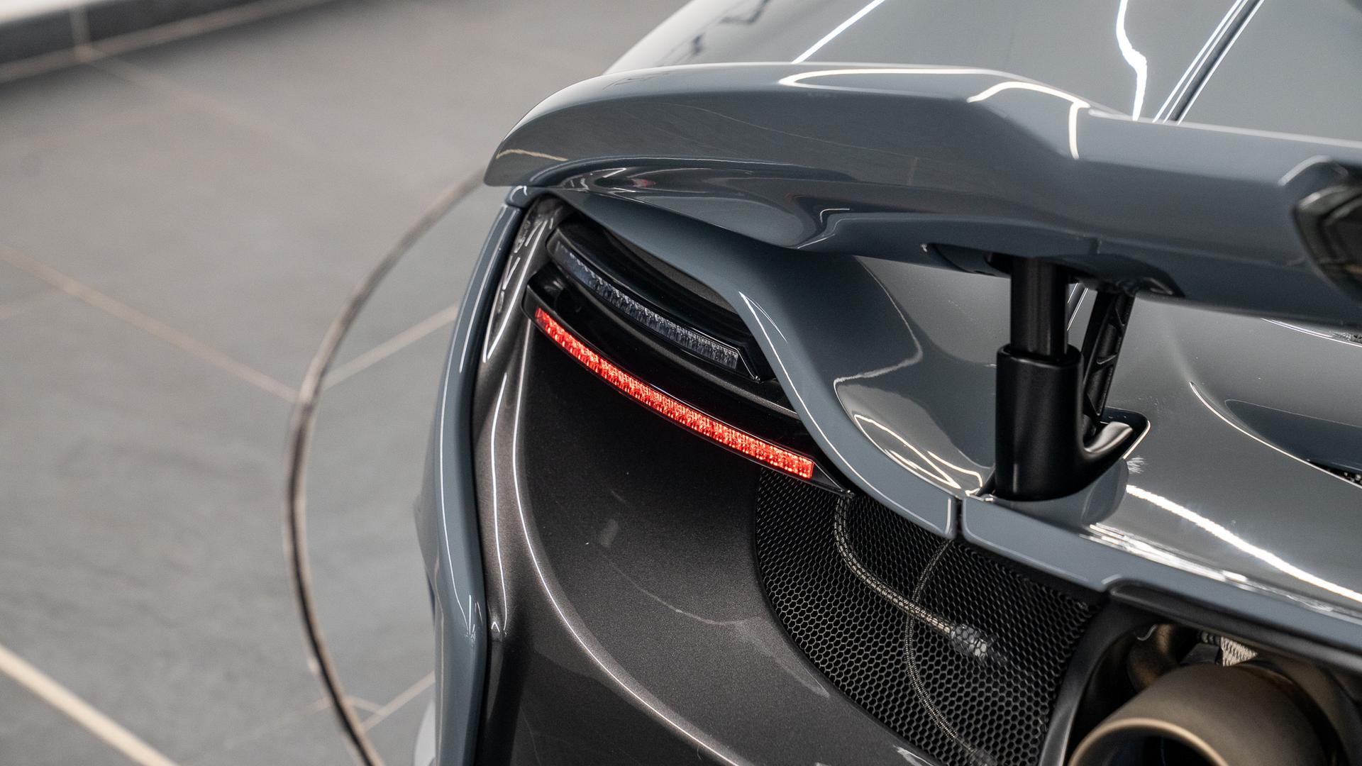 McLaren 675 LT Photo 9b060d11-89f8-4a80-8e57-90a9b549043e.jpg