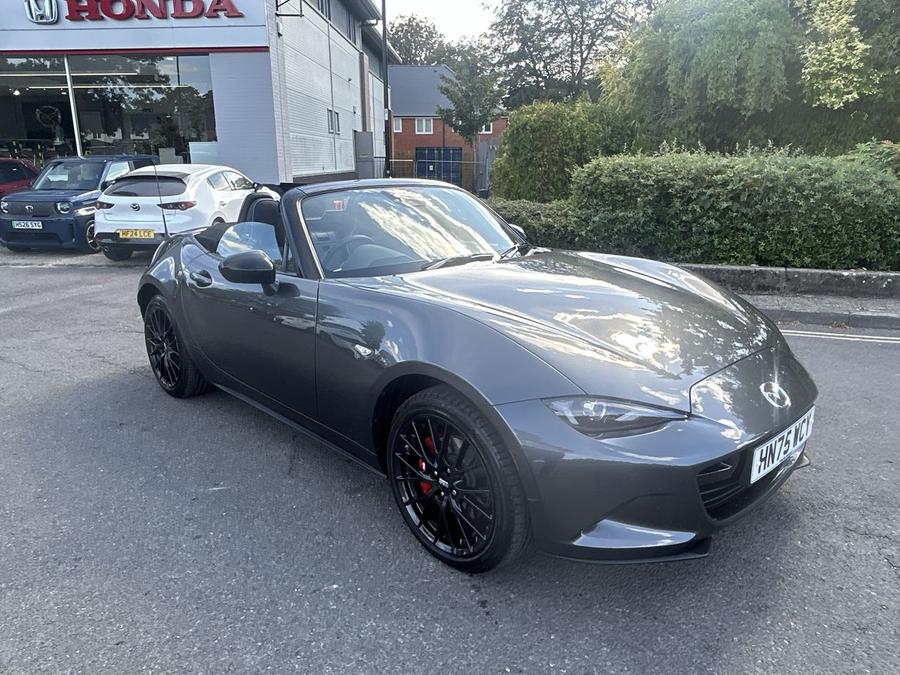 Mazda MX-5 Photo 9b085742-b3ab-4e6f-8eb8-7286af3daea9.jpg