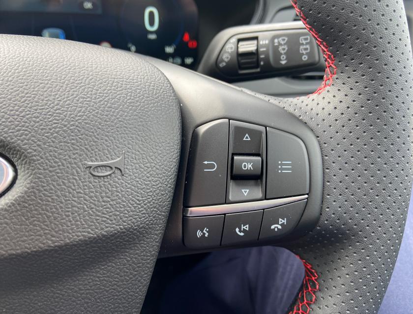 Ford Focus Photo 9b0c5508-4ef2-4280-a4d4-bb14d9d83e65.jpg