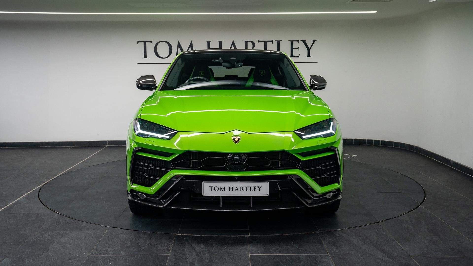 LAMBORGHINI Urus Photo 9b13835c-b342-4e8e-828c-d65b130b42c4.jpg