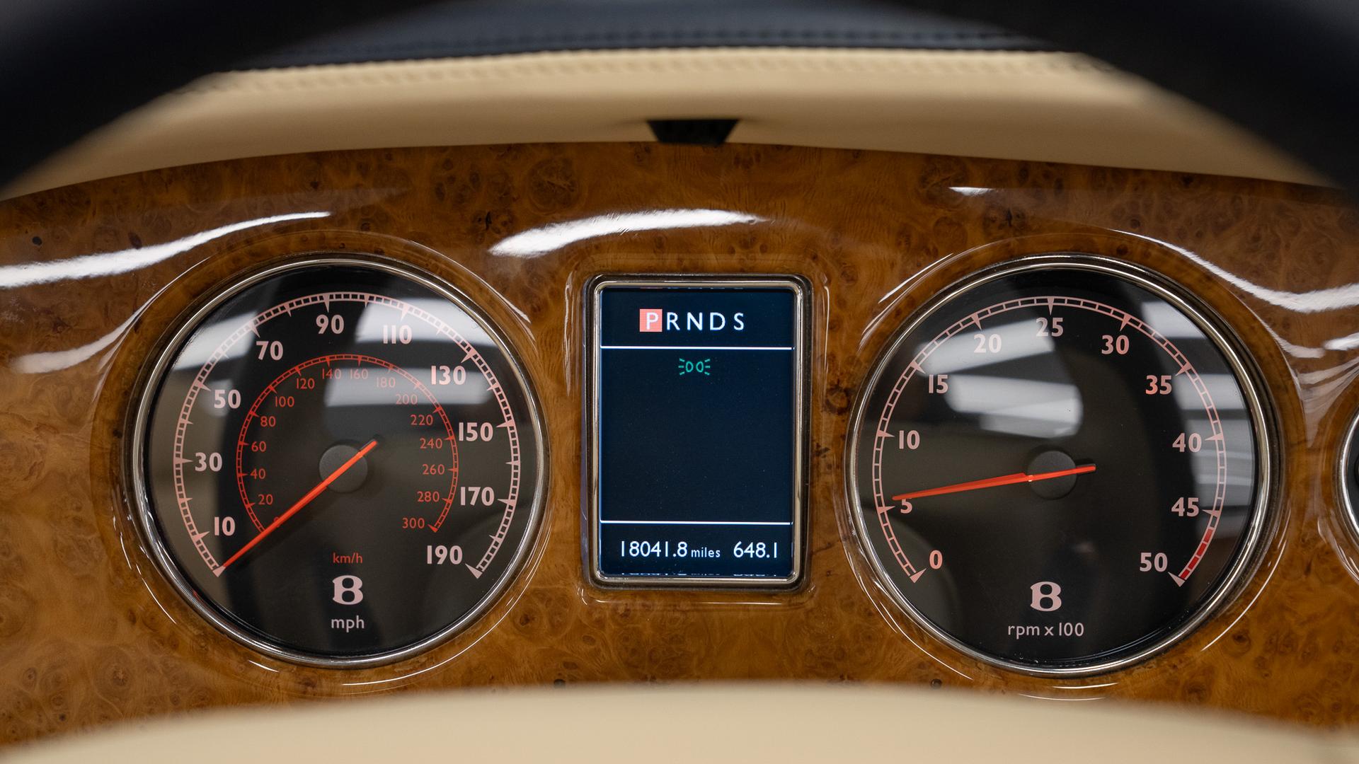 Bentley Azure T Photo 9b138584-013e-4ef5-b869-bdc4bfcc0b4c.jpg
