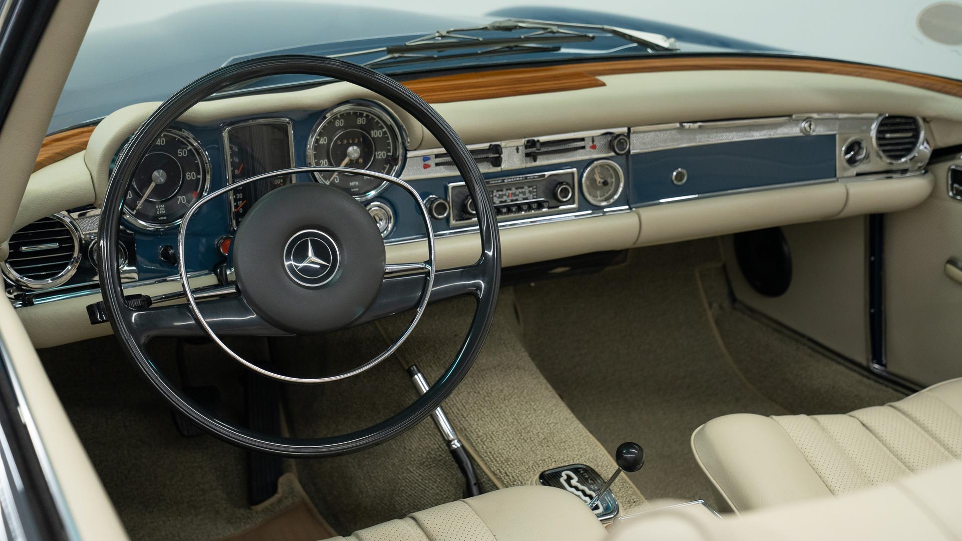Mercedes-Benz 280 SL Photo 9b19a9bd-dc47-4975-ae8e-6609d4cde904.jpg