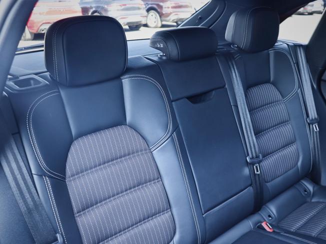 PORSCHE Macan Photo 25