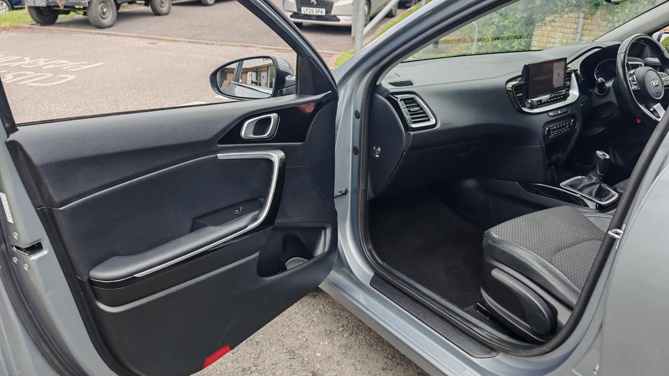 Used Kia Ceed WK20YCG 23
