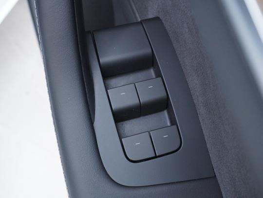 TESLA Model 3 Photo 9b21b408-eea4-4983-b51a-c81c6da8e99f.jpg