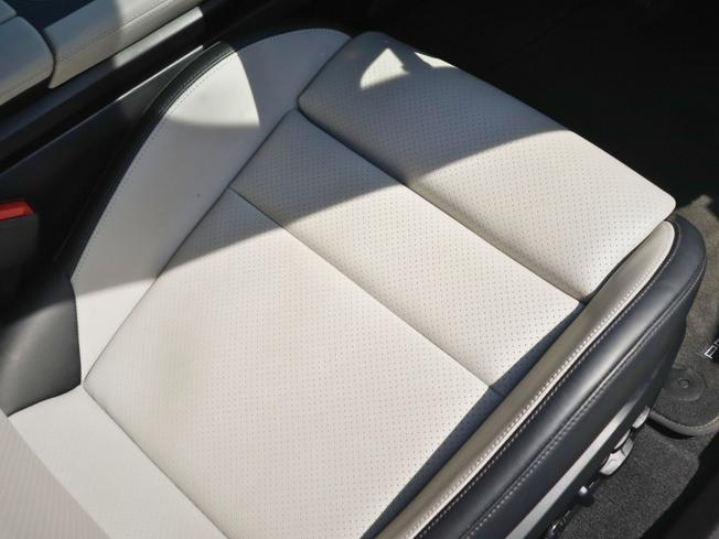 PORSCHE Taycan Photo 25