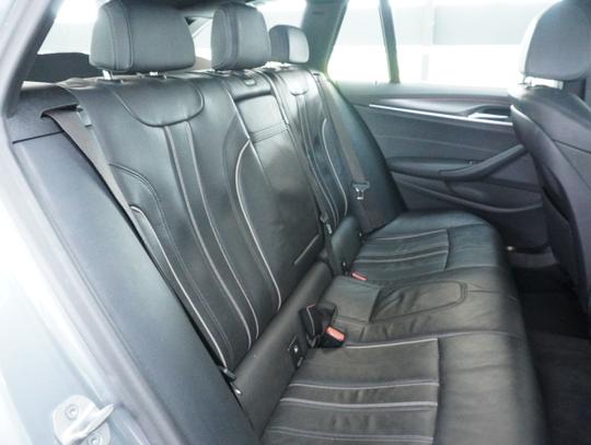 BMW 5 Series Photo 9b2efa27-3ac7-465e-bb56-614a1b25ea17.jpg