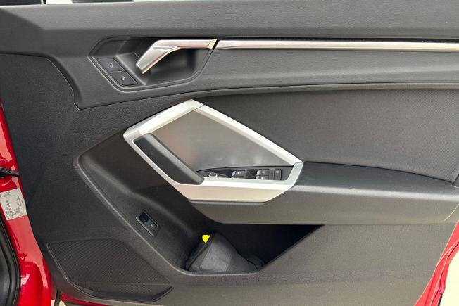 AUDI Q3 Photo 26