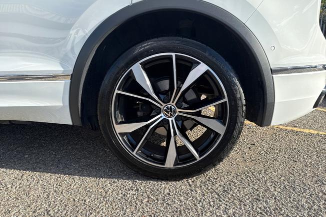 VOLKSWAGEN Tiguan Photo 5