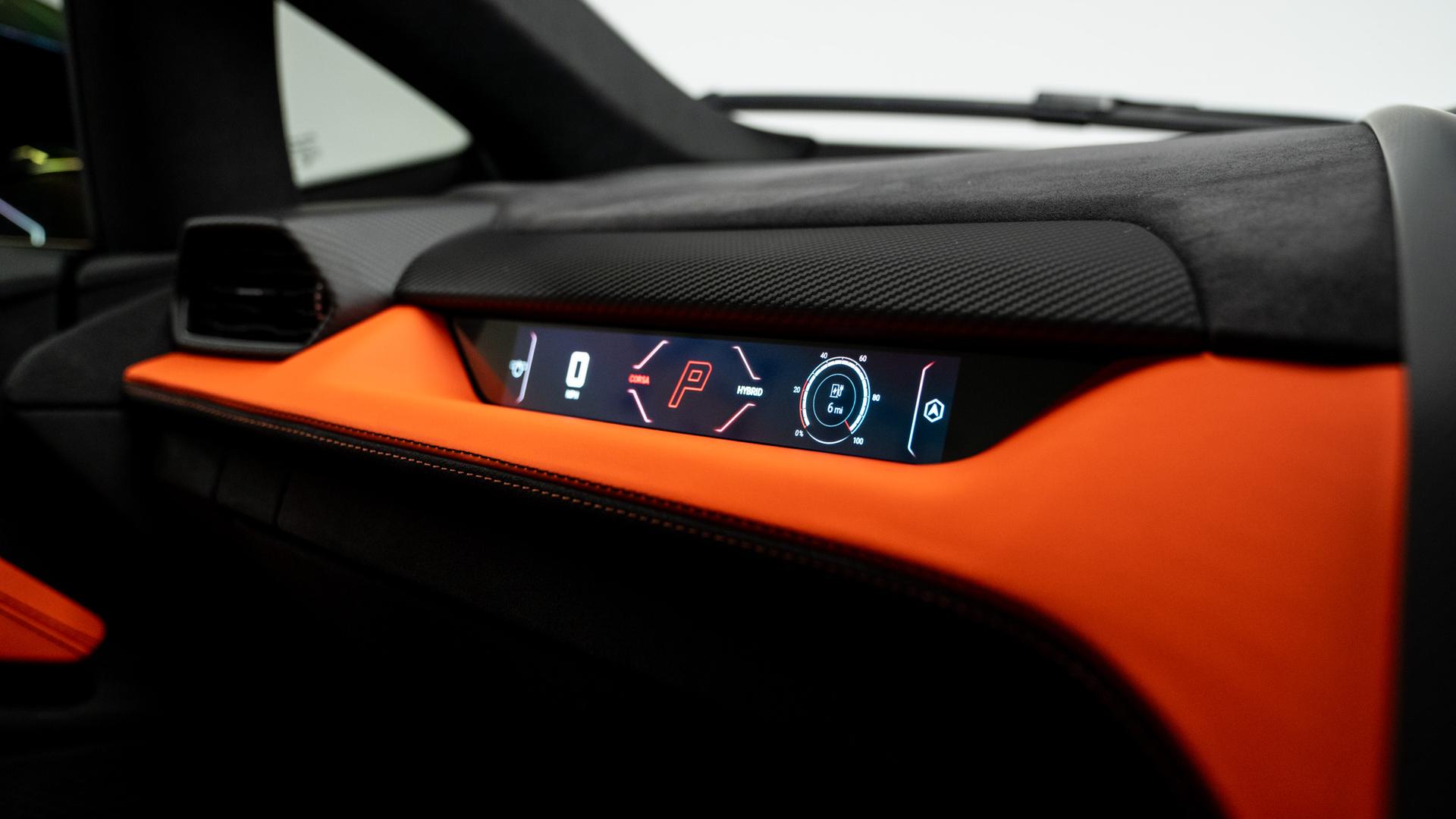 LAMBORGHINI Revuelto Photo 9b573aae-9c53-4dfe-a5e1-7a8f1bfa1d73.jpg