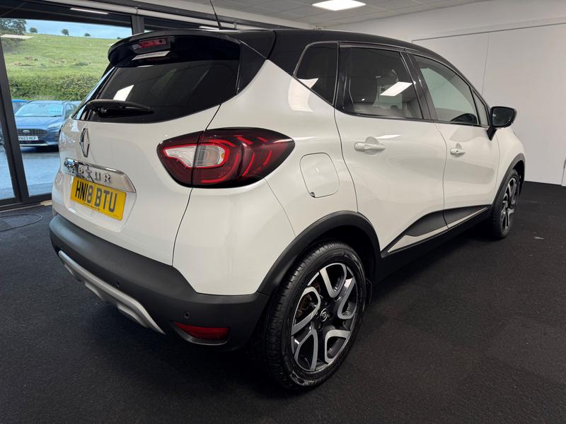 Renault Captur Photo 9b7047bc-42d4-4f4d-a69f-12b3f6fe2a12.jpg