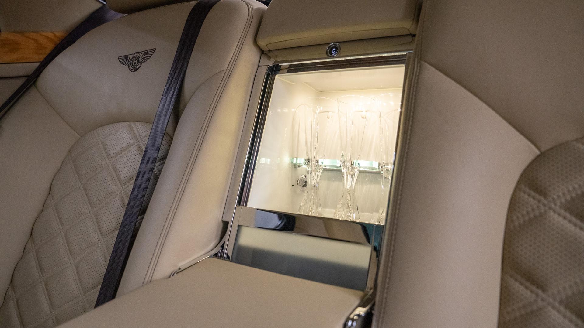 Bentley Mulsanne Photo 9b786e57-230d-49c1-b1ad-0afafa01ec4b.jpg