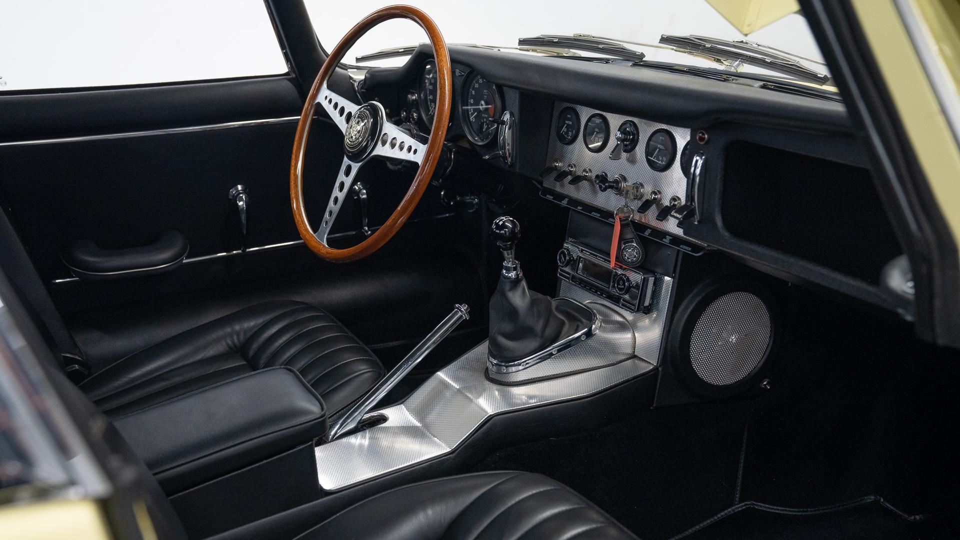 Jaguar E-Type Series I Coupe Photo 9b7a3a82-2796-4ad1-abb2-878b53714c1c.jpg