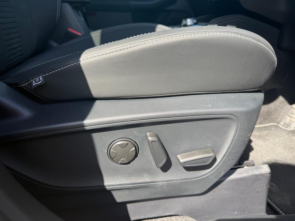 Ford Kuga Photo 9b86694e-0b6a-4186-87d8-48228f663816.jpeg