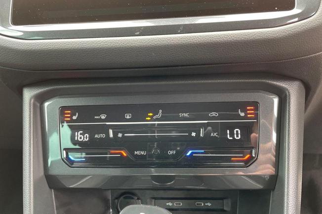 VOLKSWAGEN Tiguan Photo 27