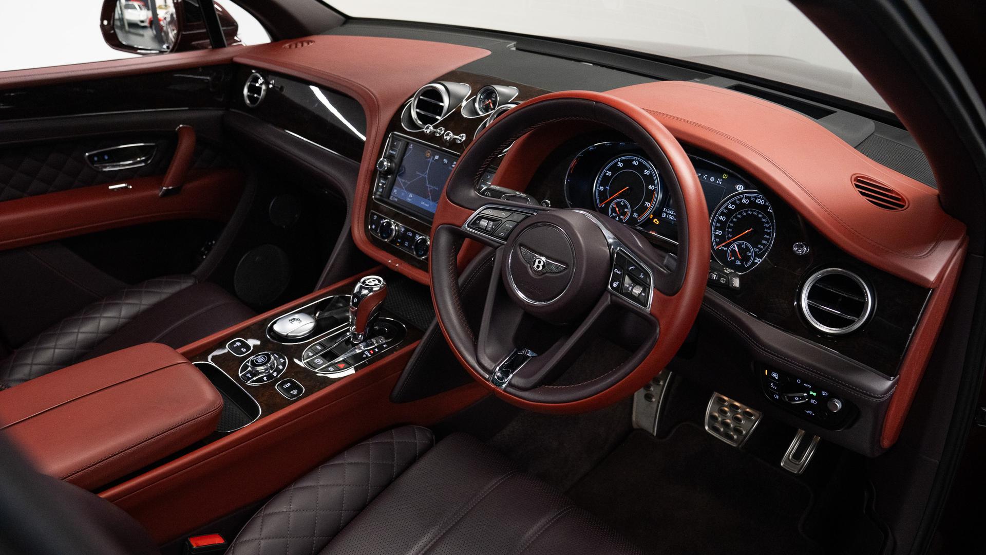 Bentley Bentayga Photo 9b973340-9fce-44a8-a397-fd2b5bd05d08.jpg