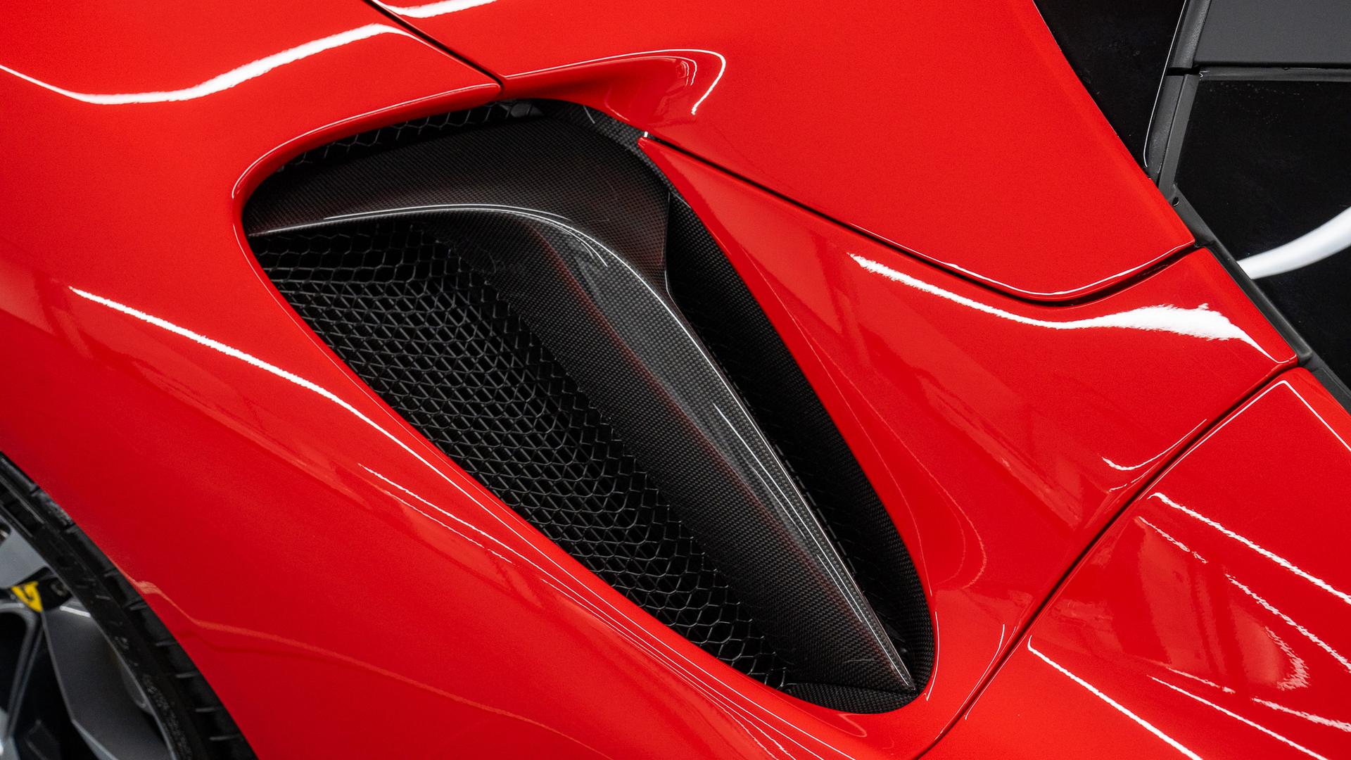 Ferrari SF90 Photo 9bb1a702-7978-4c21-87c2-b51ff2c92f40.jpg