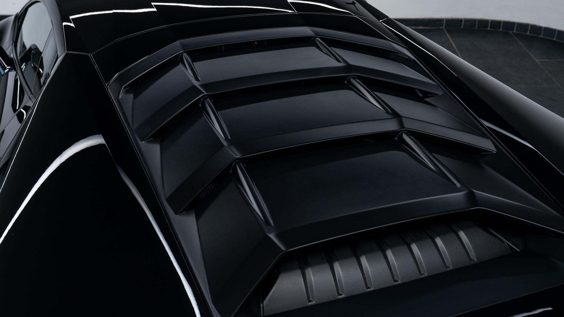 LAMBORGHINI Huracan Photo 9bb2e56a-f111-44b6-9ff5-56510c05c40d.jpg