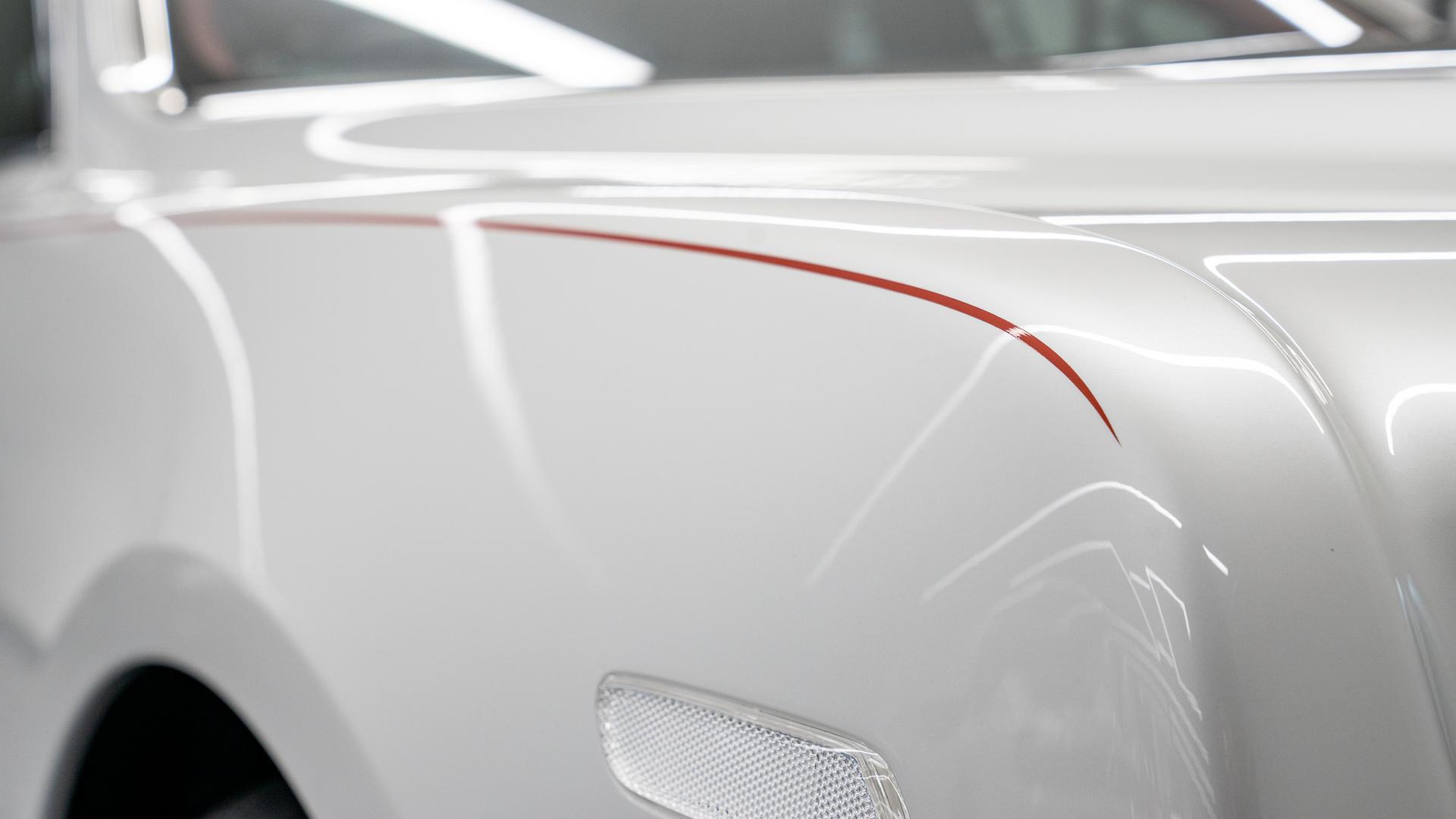 Rolls-Royce Phantom Photo 9bb90906-e399-4207-a3e9-94094c1336fb.jpg