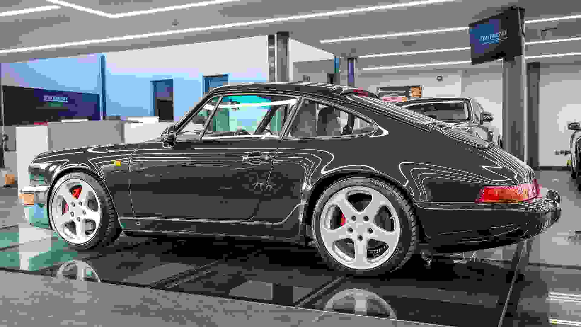 Porsche 911 Photo 9bc39b8b-4e0e-4337-a97b-50436d4d6b7e.jpg